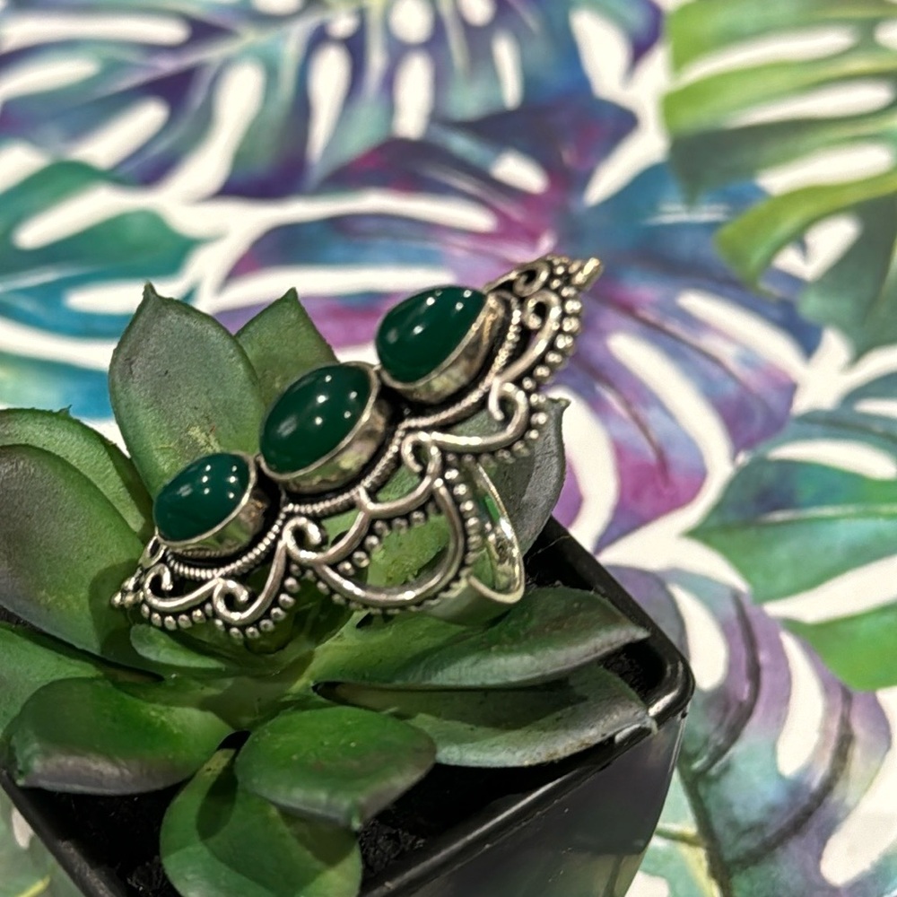 Green Chalcedony Silver Ring - image 3